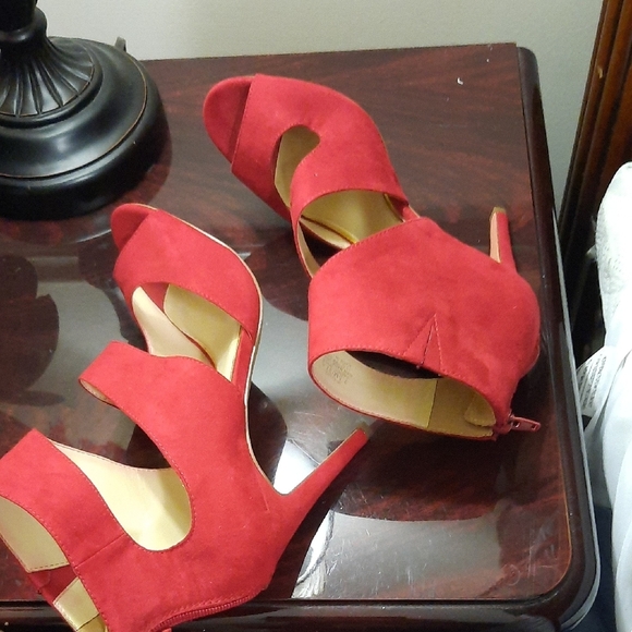 Jessica Simpson Strappy Red Heels - Picture 3 of 8